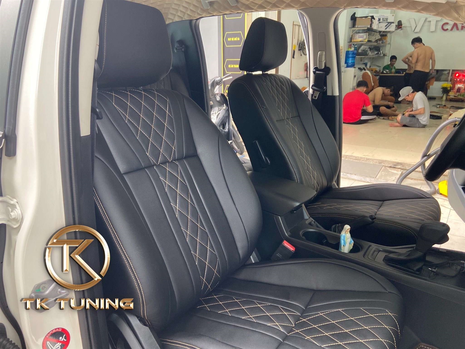 Bọc Da Ghế Xe Ford Tại Nội Thất Ô Tô Vtcar