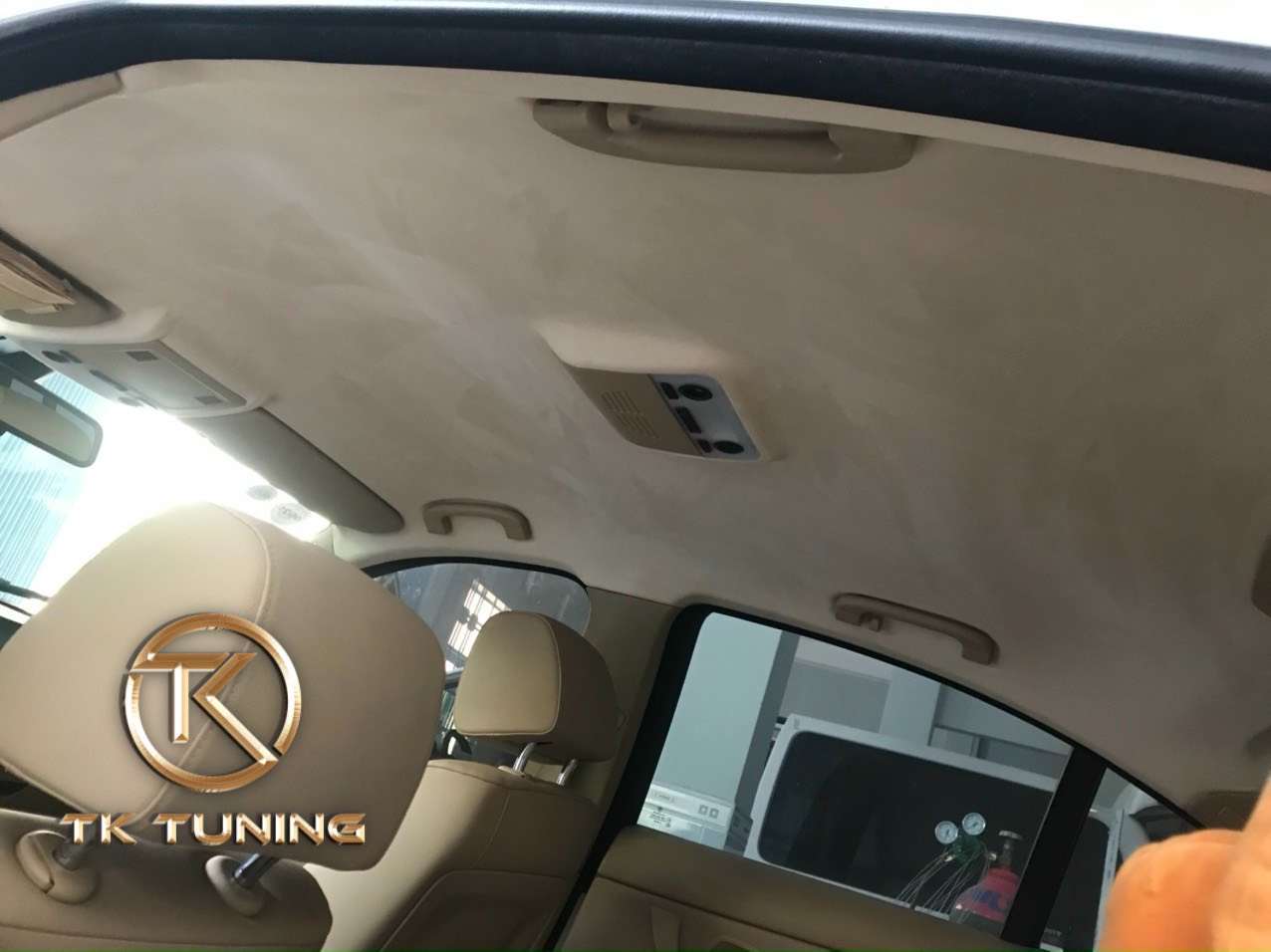 Dán Trần Da Cho Xe Kia Rondo Uy Tín