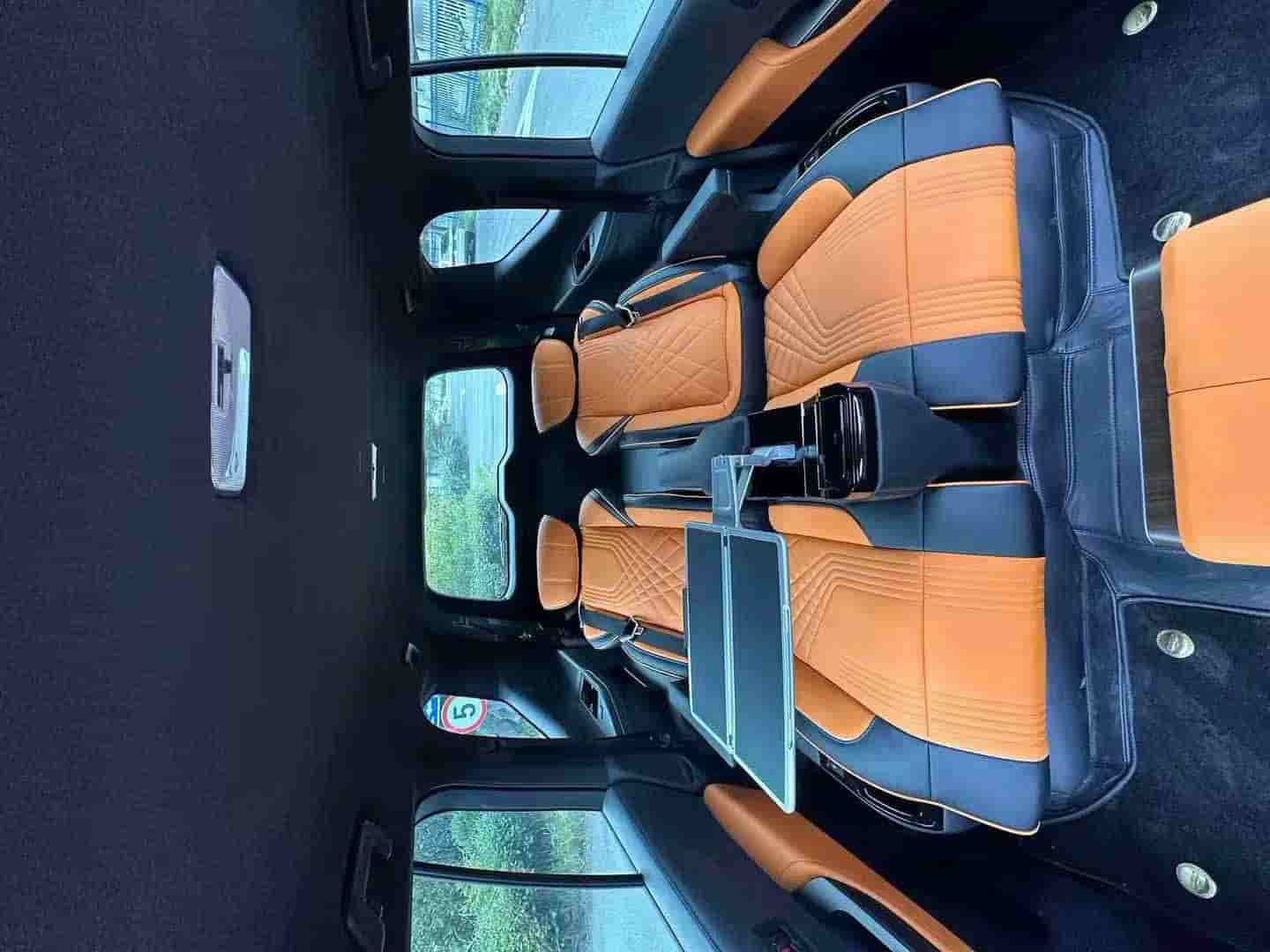 do ghe limousine cho suv hàng 2 co ban lam viec