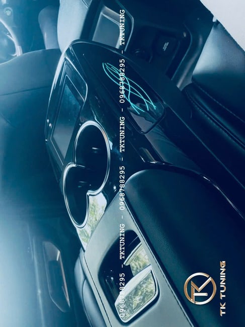 top mau ghe limousine cho ford everest