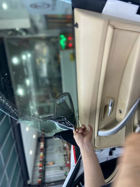 lột phim cũ dán phim mới