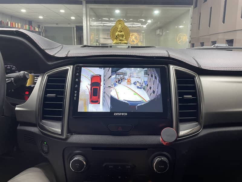 gan man hinh android cho xe o to