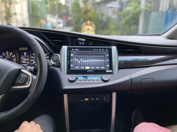 màn hình android cho xe toyota innova