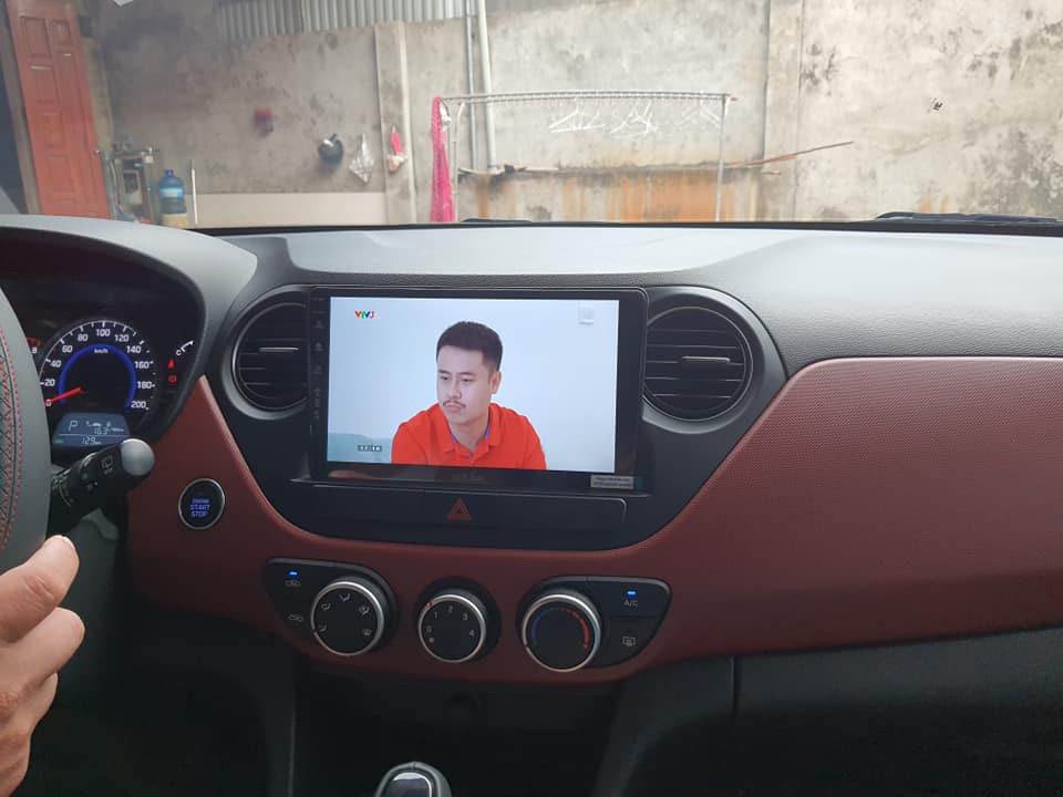 màn hình android cho xe hyundai grand i10