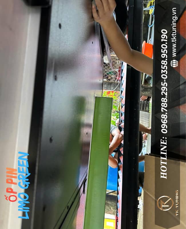 op pin xe vinfast limo green