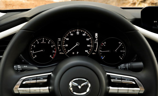 Đánh giá Mazda3 2019: Dễ hiểu vì sao người Việt mong THACO nhập về đến thế - Ảnh 5.